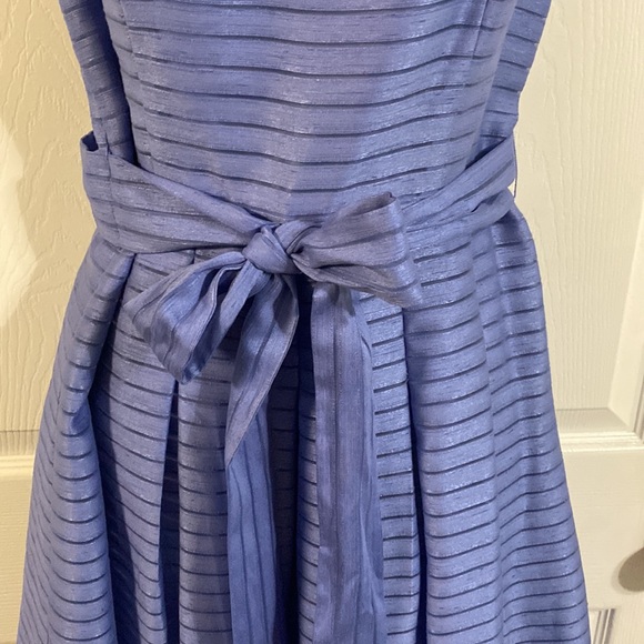 Tommy Hilfiger Dress, Size 6 - Picture 3 of 11
